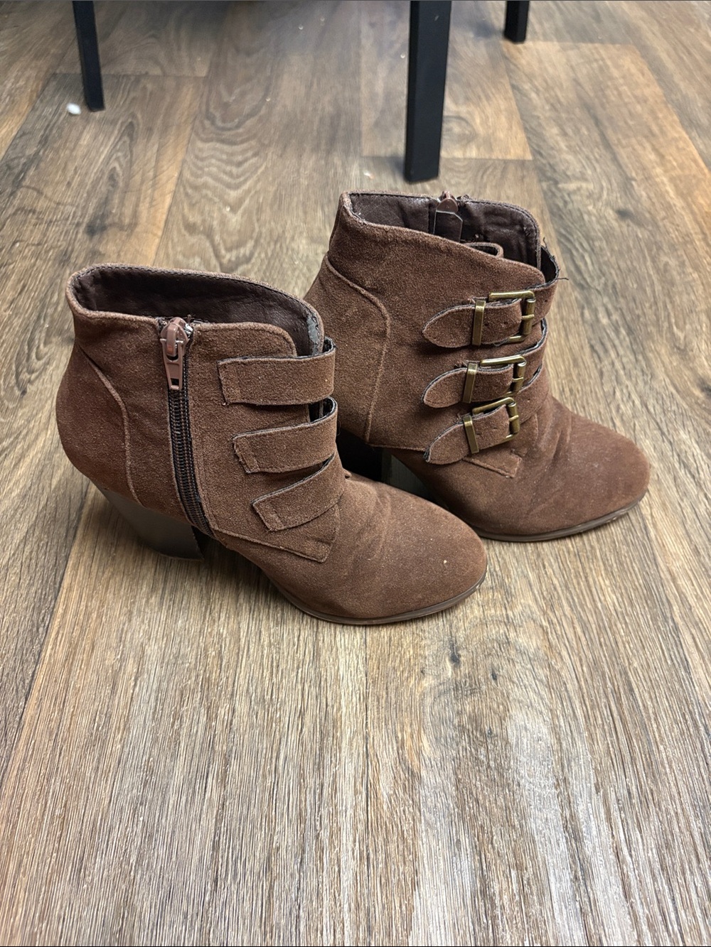Xoxo Womens Size 6M Faux Suede brown Ankle Boots.